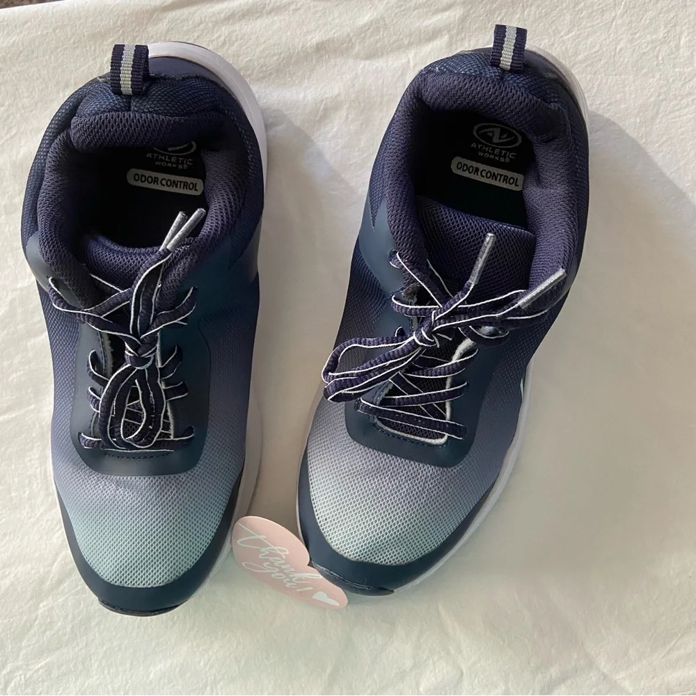 NWOT Women’s Sz-8 Athletic Shoes- Very Clean, Not Sure If Worn- Big Kids Sz-6.5